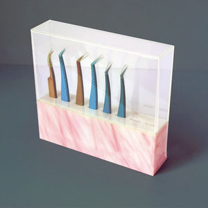 8-Hole Organizer Acrylic Marbling Tweezer Display Stand Has a Dust Cover