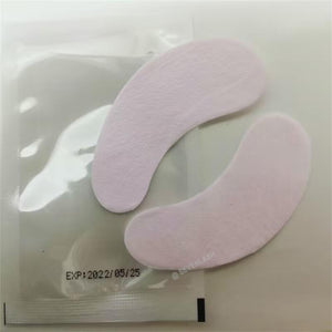 Colored Hydrogel Eye Pads for Isolating Grafted and Planted Eyelashes